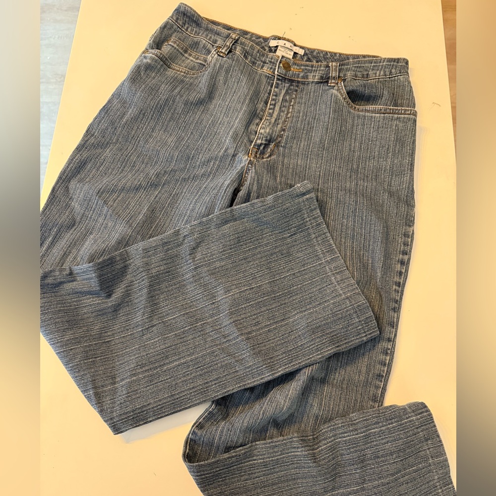 Cabi Crop Jeans Size 10 Cotton Stretch Denim Medium Wash Blue